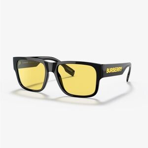 BURBERRY
BE4358 Knight